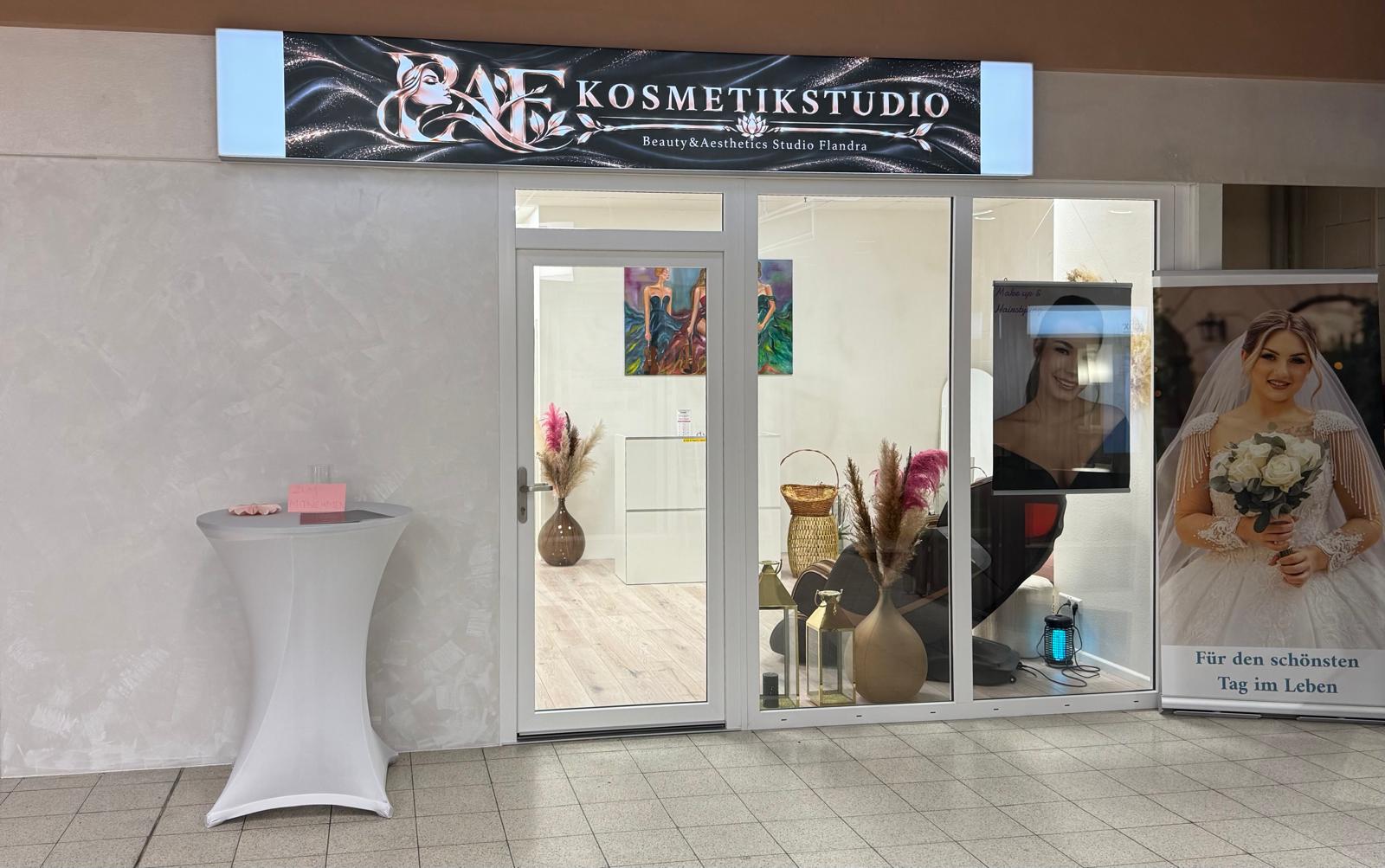 Außenansicht des Kosmetikstudios FLANDRA